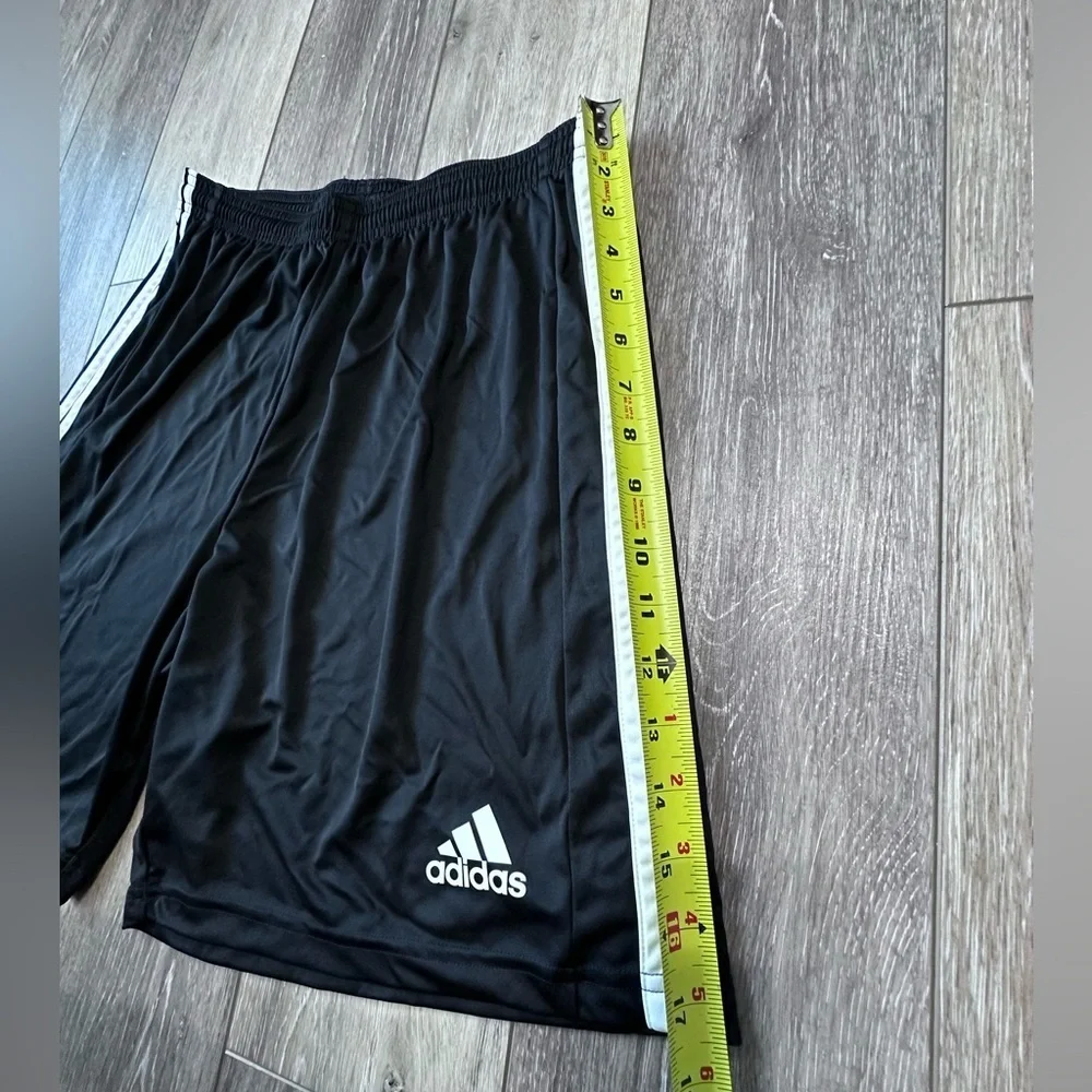 🖤 men’s adidas 2 strap shorts size please check the measurements.